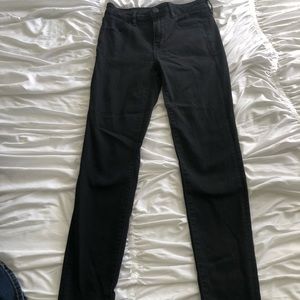 Like new super comfortable jeans size 10 Long